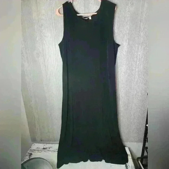 Choice womens size 2x black sleeveless dress with strech. Small slit in back. - Picture 4 of 6